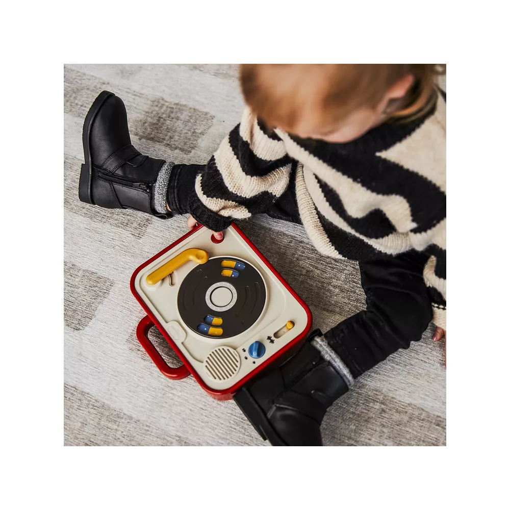 TINY LOVE Dj station rock & roll radio