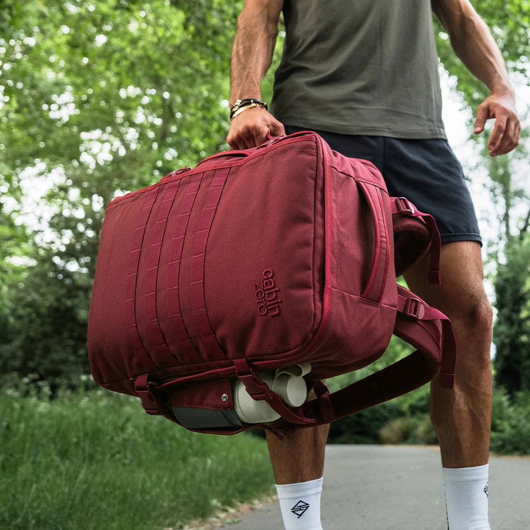 CABINZERO Military rugzak 44L - marrakech red