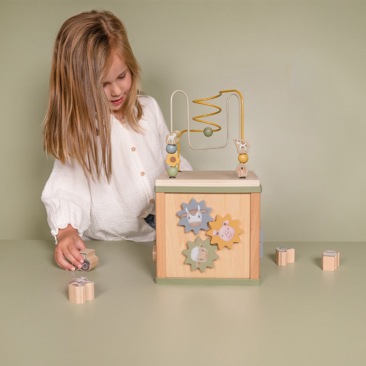 LITTLE DUTCH Activiteitenkubus - kleine boerderij
