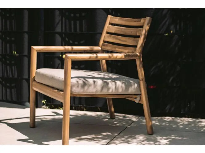 RINO Lounge stoel - acacia l. teak look/ kussen beige