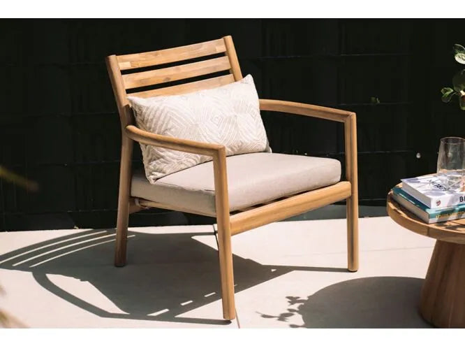 RINO Lounge stoel - acacia l. teak look/ kussen beige