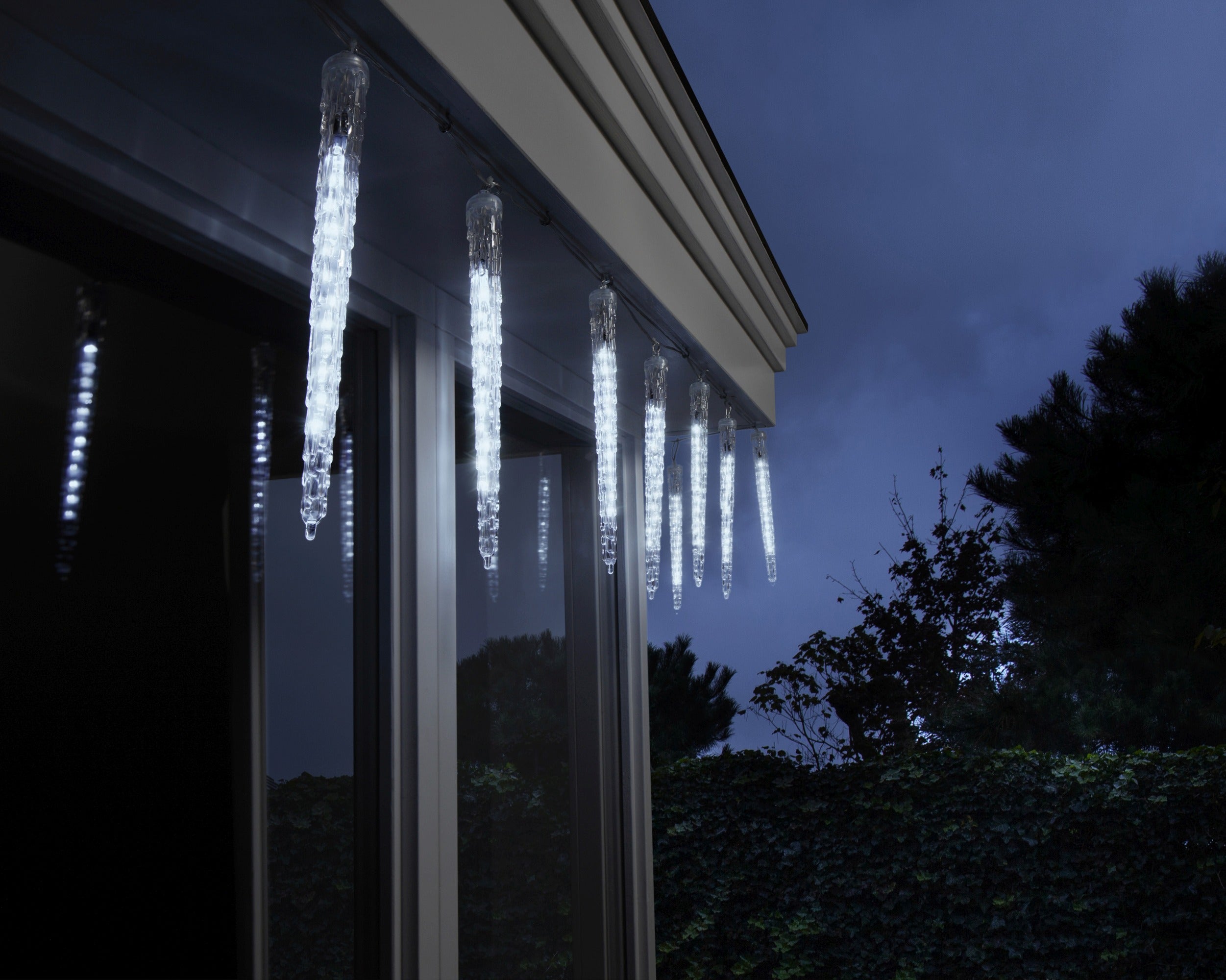 Lumineo LED icicle sneeuwval 280cm 192L - transparant/koel wit - kerstverlichting