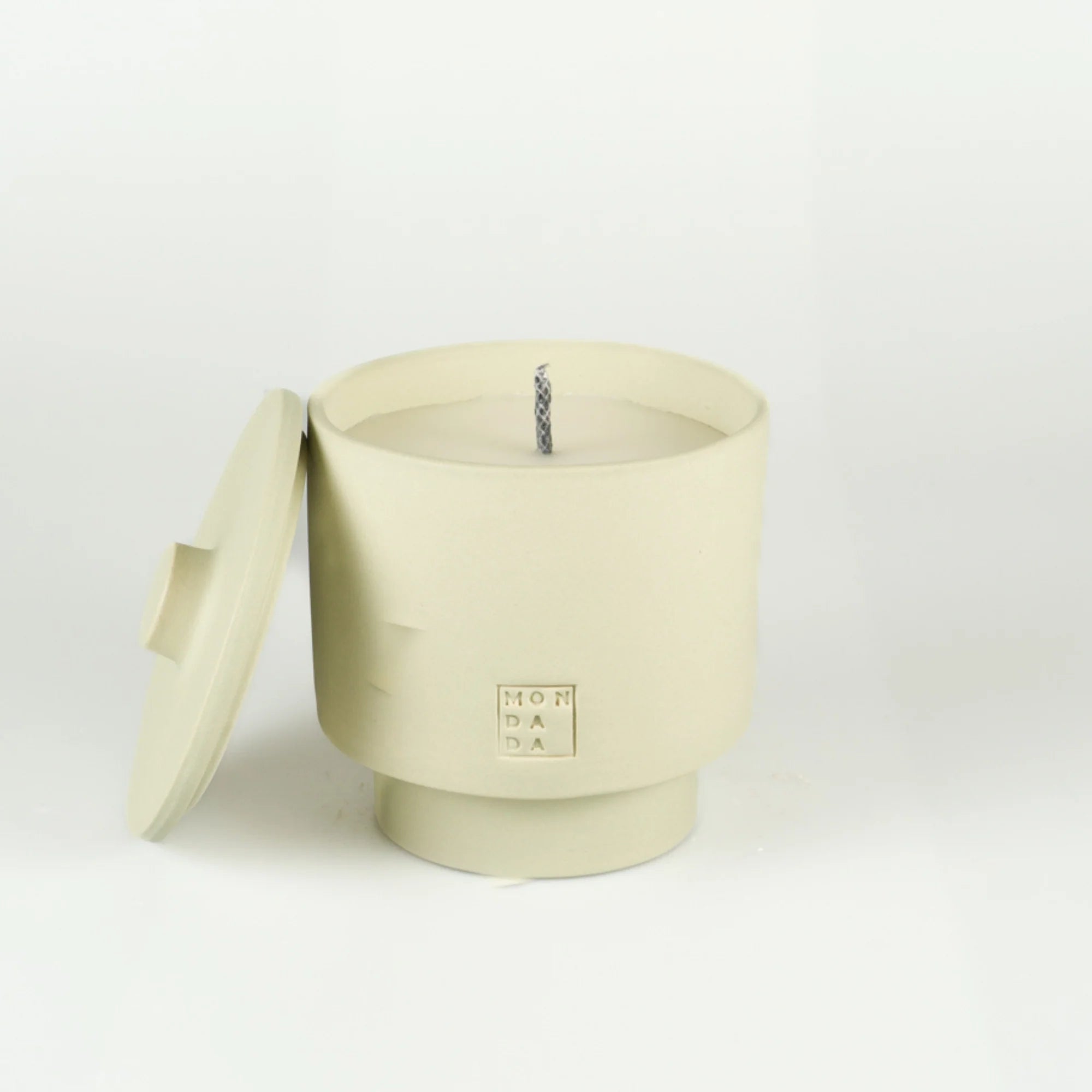 MON DADA June one kaars outdoor- tuscany neutral