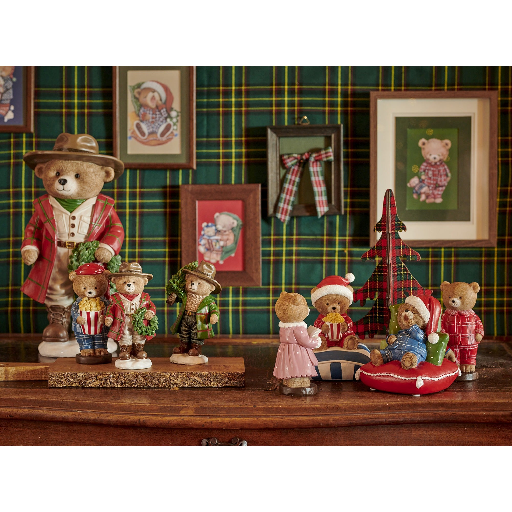 Kerstdeco beer staand kunststof 6.5x8x14.5cm - multi - ass.  (prijs per stuk)