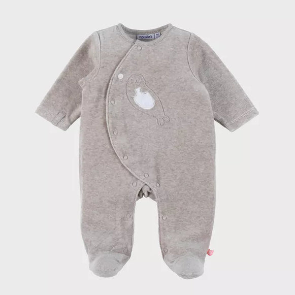 NOUKIES babypyjama NEWBORN - fluweel beige - 6M