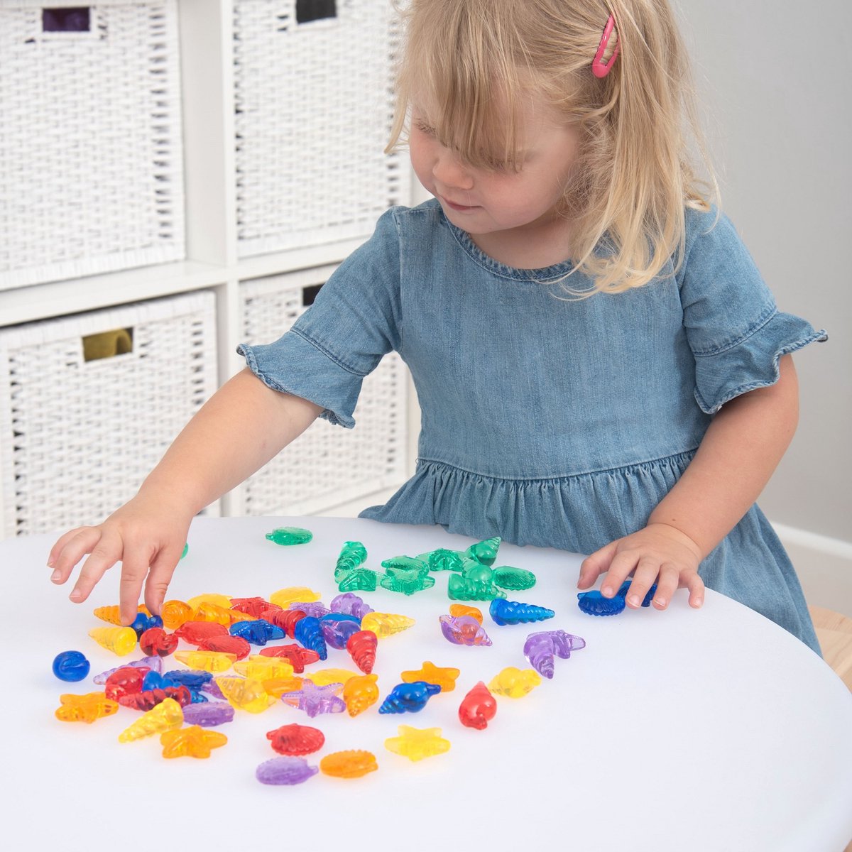 TICKIT Doorschijnende gekleurde schelpen