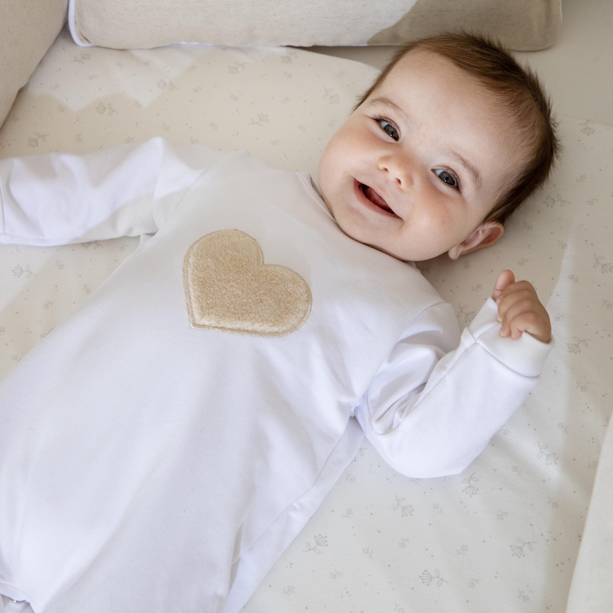 LIVING NATURE Babypakje Estelle zonder kraagje wit teddy hart - 3m