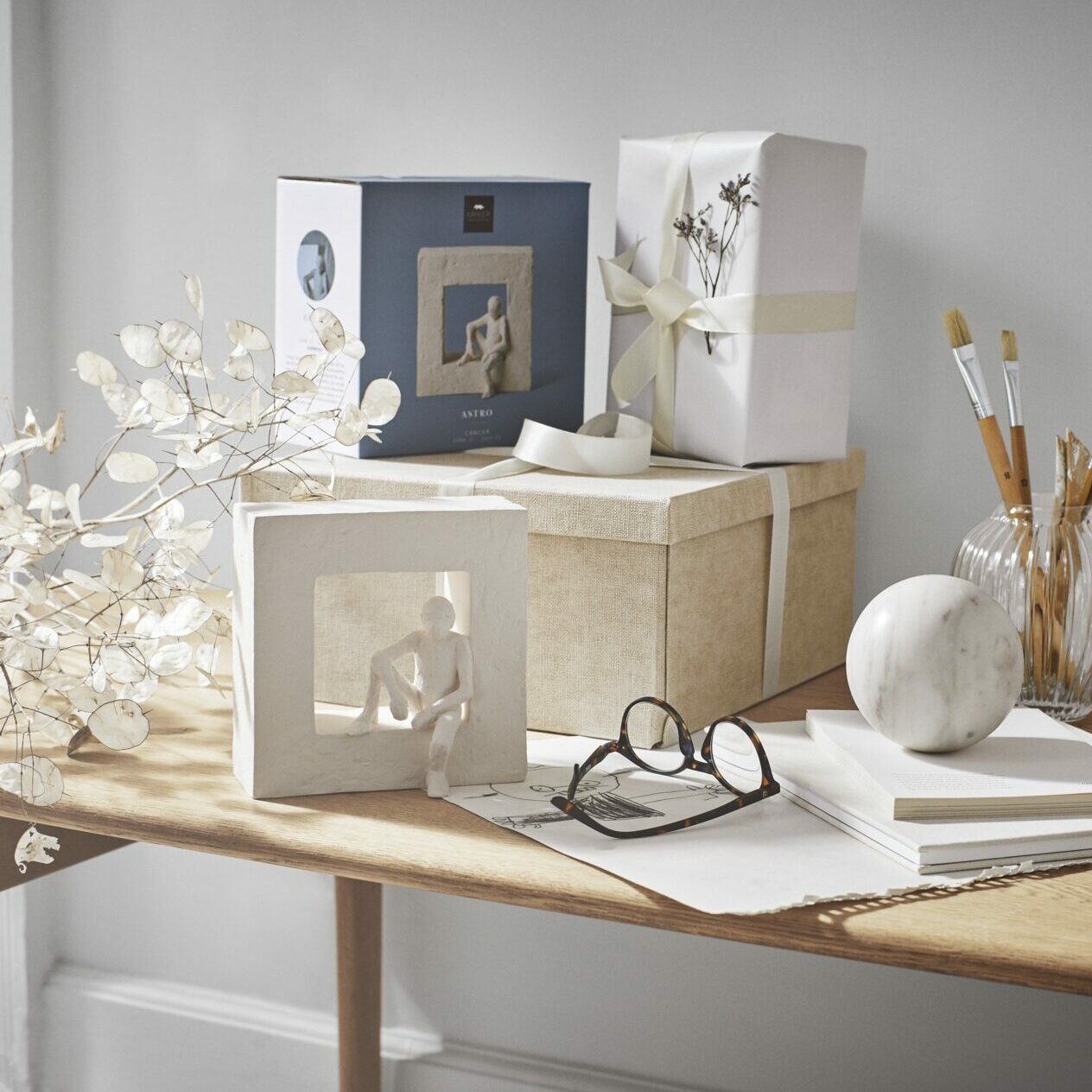 KAHLER ASTRO figuur 16cm - cancer - wit