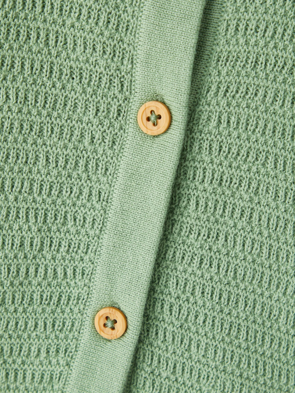 17995726-2.jpg