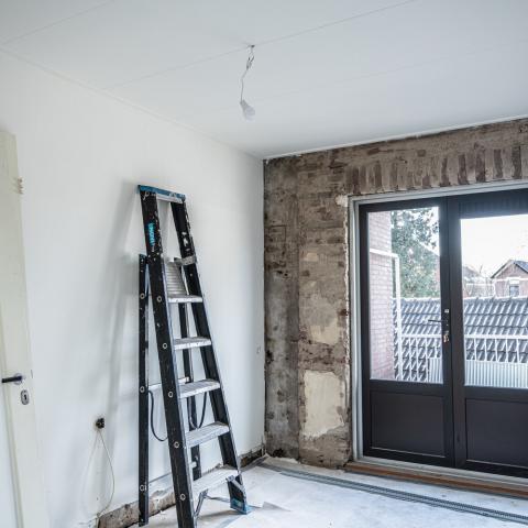 17911278-2.jpg