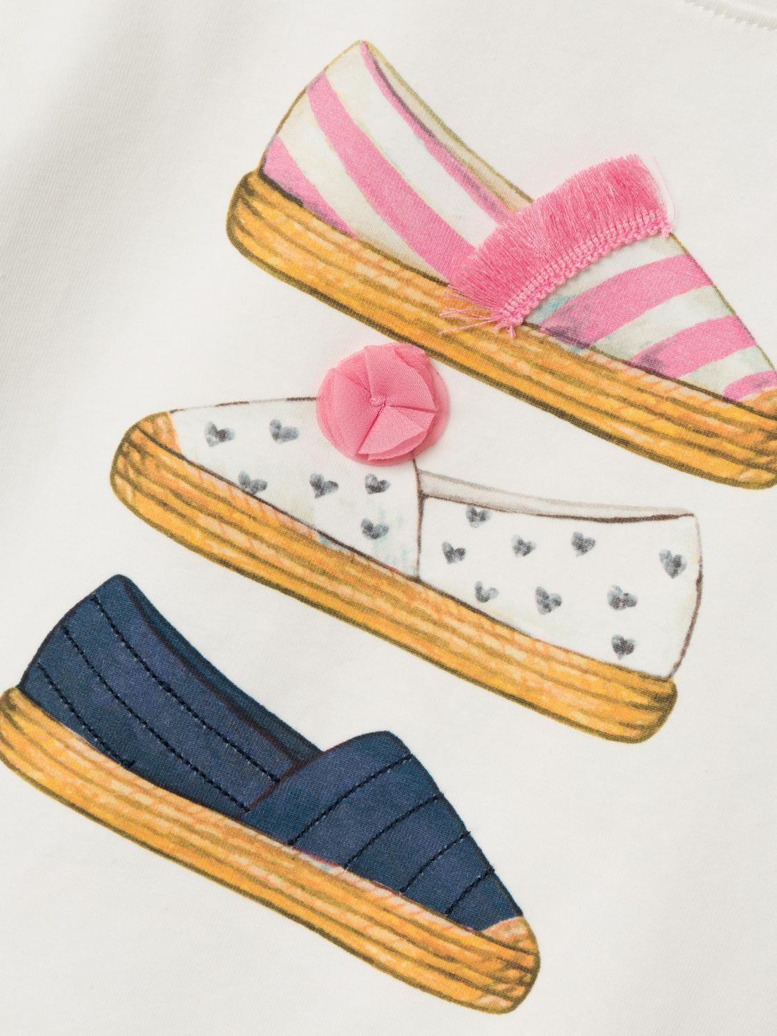 18459335-2.jpg
