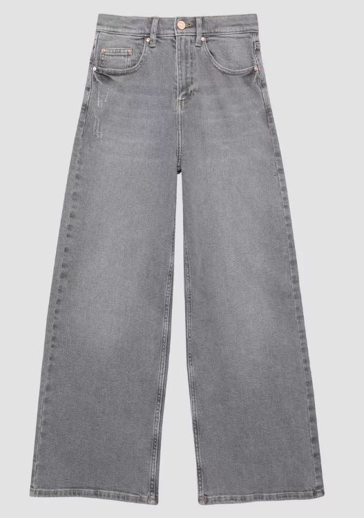18709997.jpg